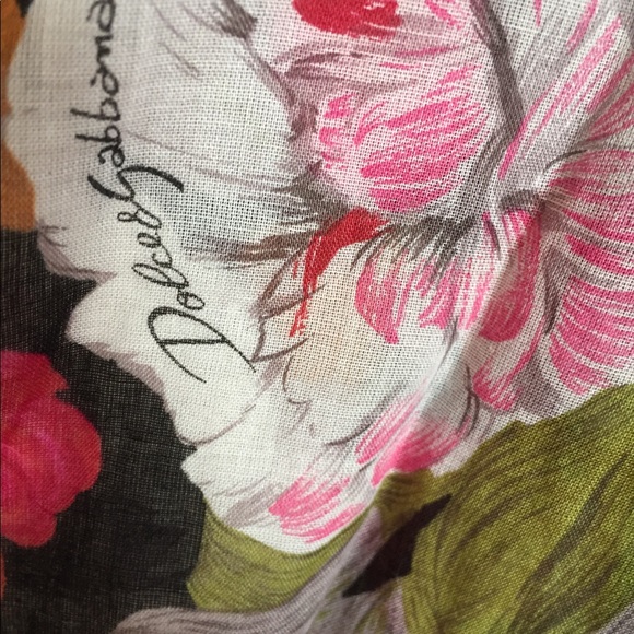 Dolce + Gabanna button down floral blouse - Picture 8 of 12